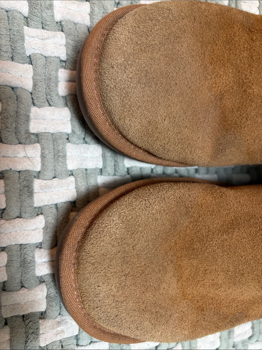 Koolaburra bu Ugg Kids Tan Suede Boots with Cream Faux-Fur Cuff size 3